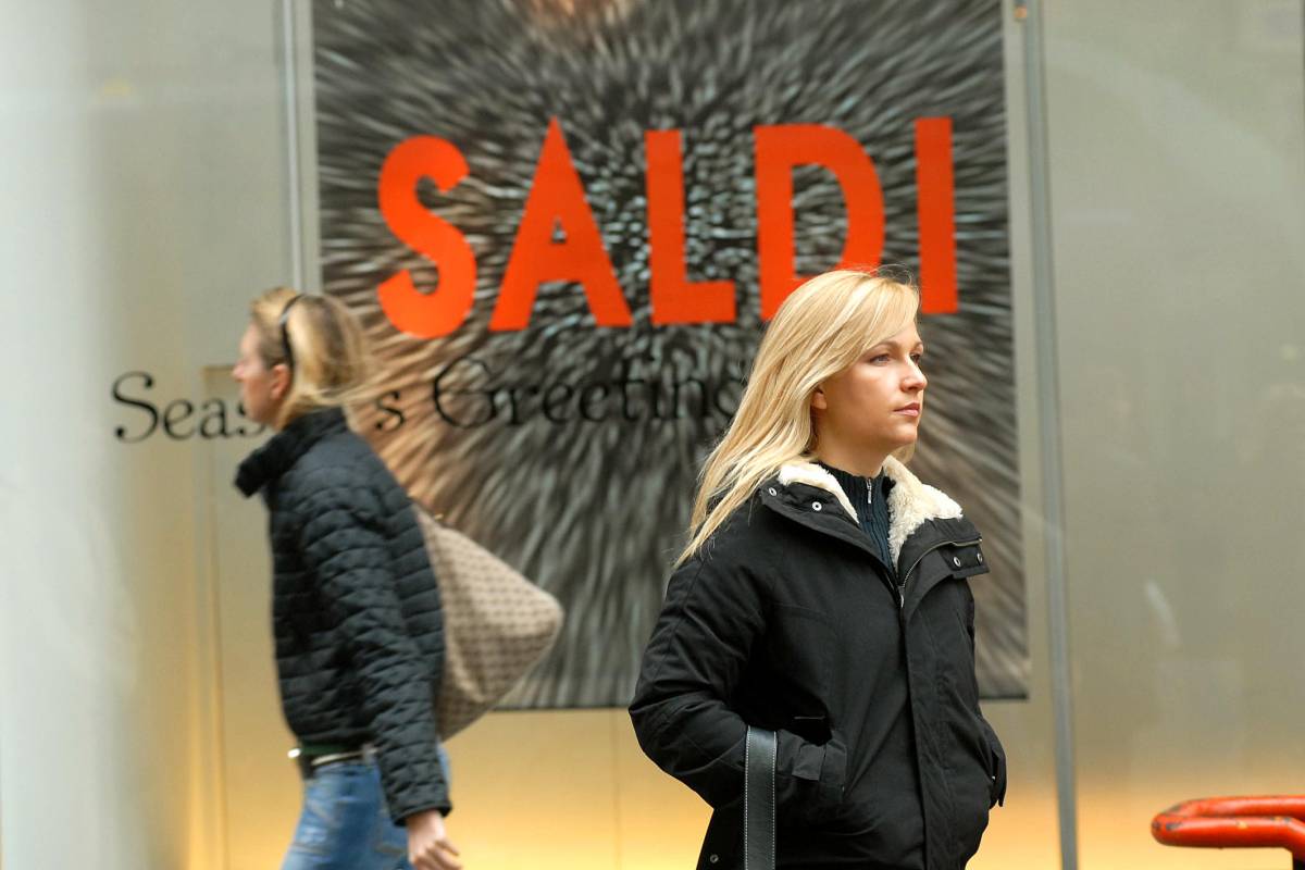 Saldi al via: tutti in fila per l'affare