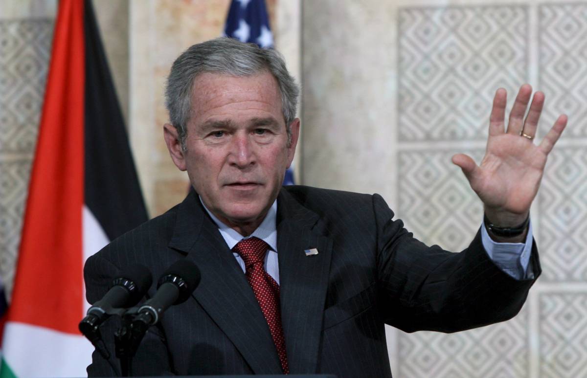 Bush, missione nel Golfo 
Lacrime per l'olocausto