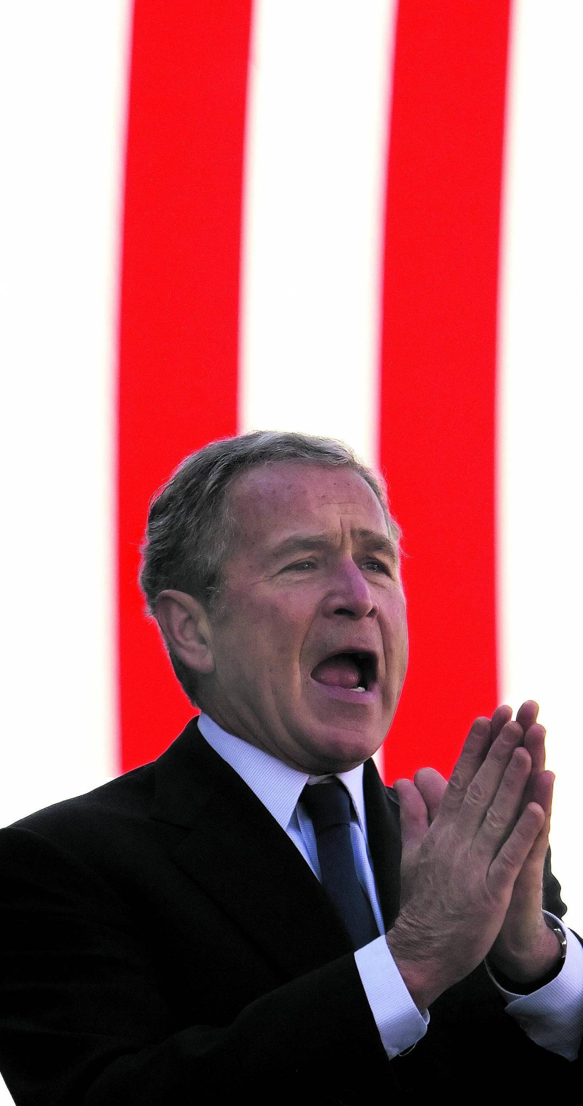 Bush abbraccia il suo generale «Grazie a te ora l’Irak spera»