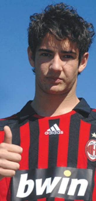 Il debutto di Pato con il Milan: "Rivera? E chi è?"