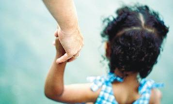 I bimbi adottivi devono sapere? Il caso dei gemelli fa discutere