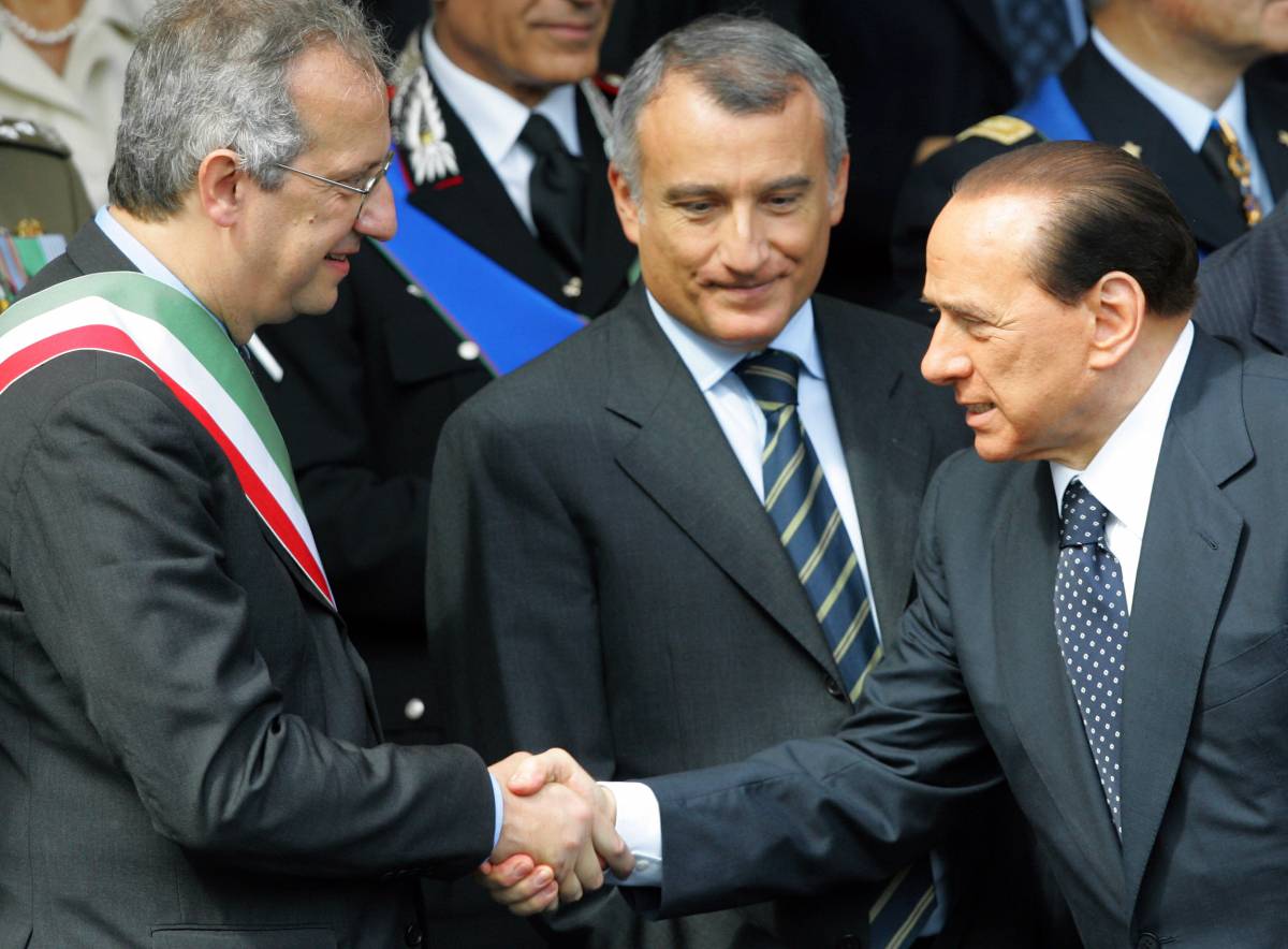 Legge elettorale, Berlusconi riapre 
Prodi: "Diamo stabilità al Paese"