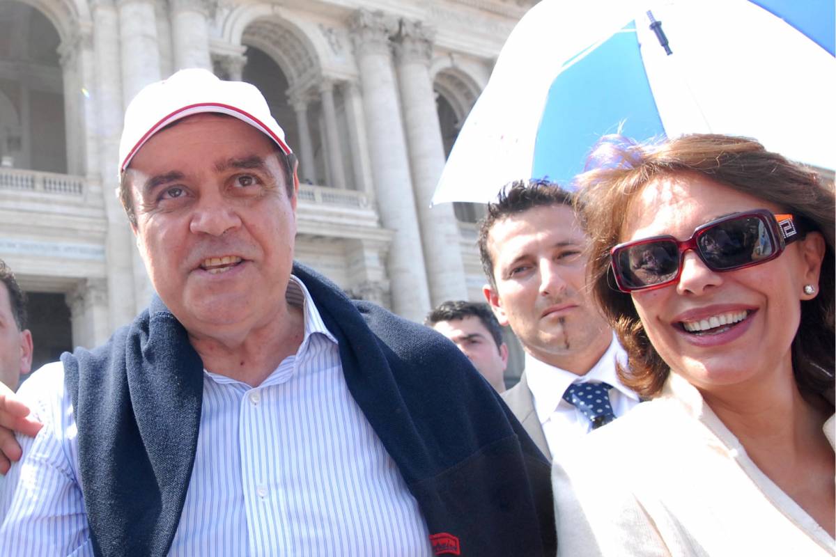 Arrestata lady Mastella, indagato 
anche il ministro che conferma: 
"Mi dimetto". L'interim a Prodi