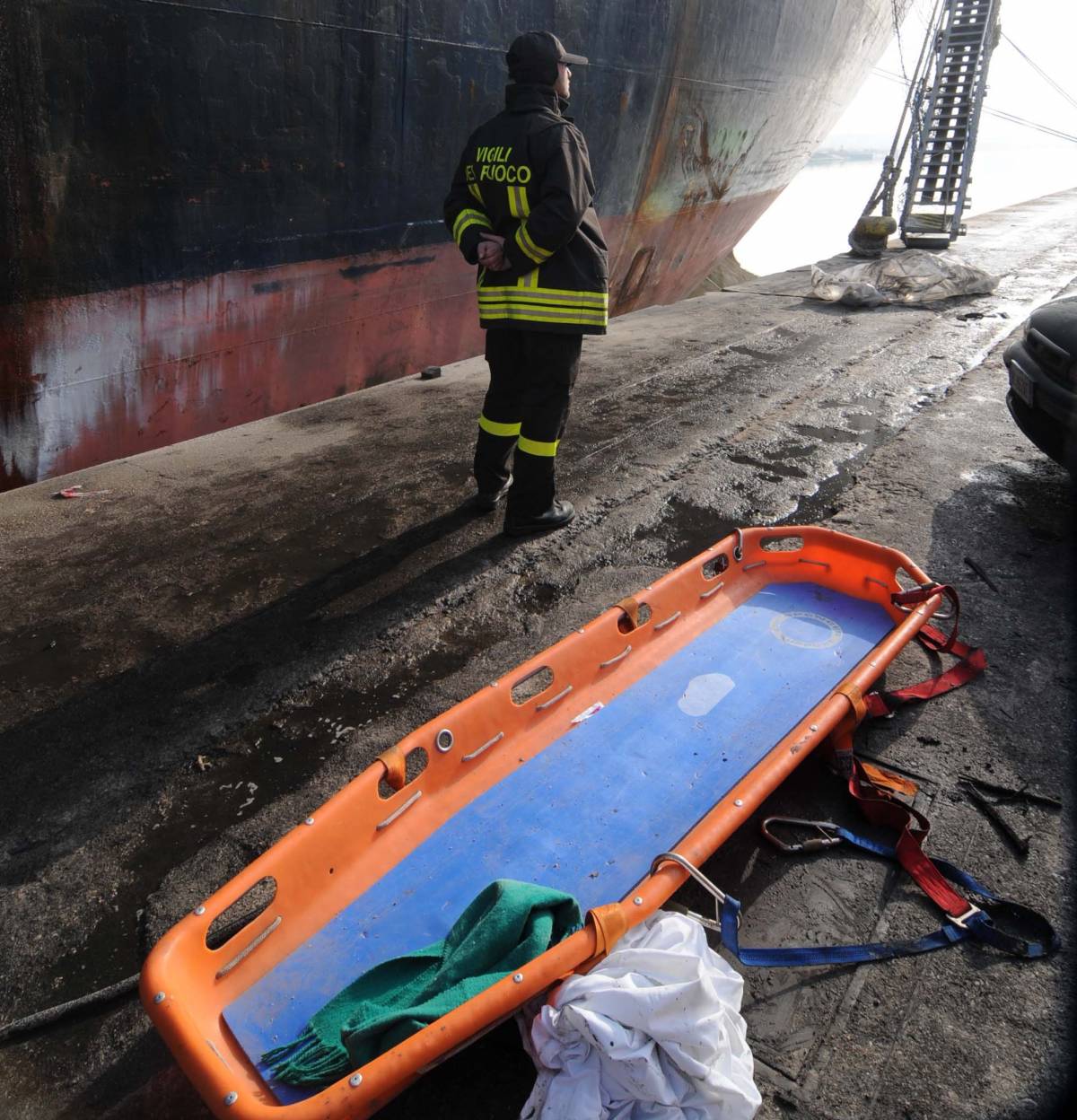 Marghera, morti due operai 
"Bloccati tutti i porti"