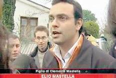 E il  figlio di Clemente dà una lezione alle Iene