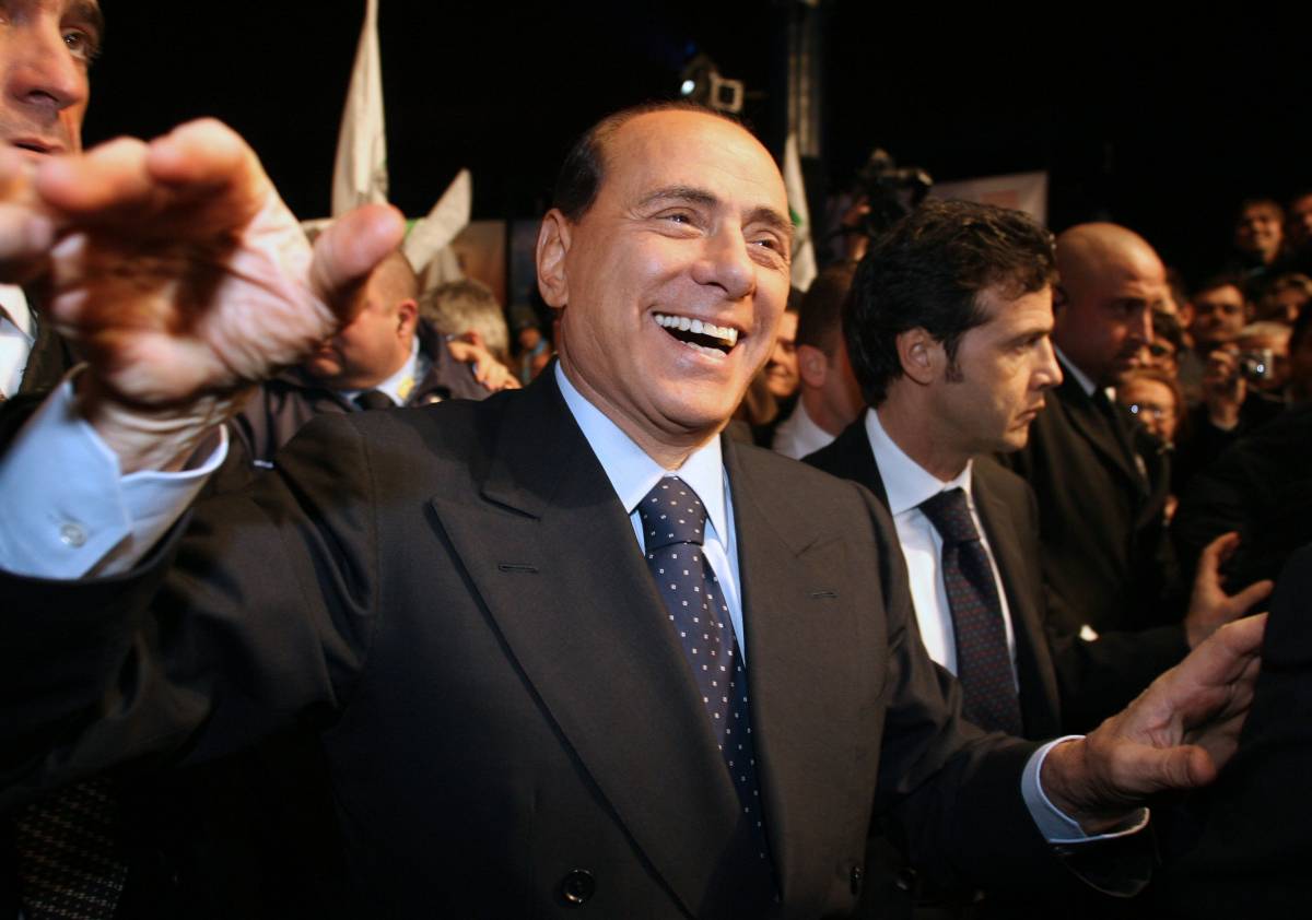 Berlusconi: "In piazza milioni  
di italiani se non si va alle urne"