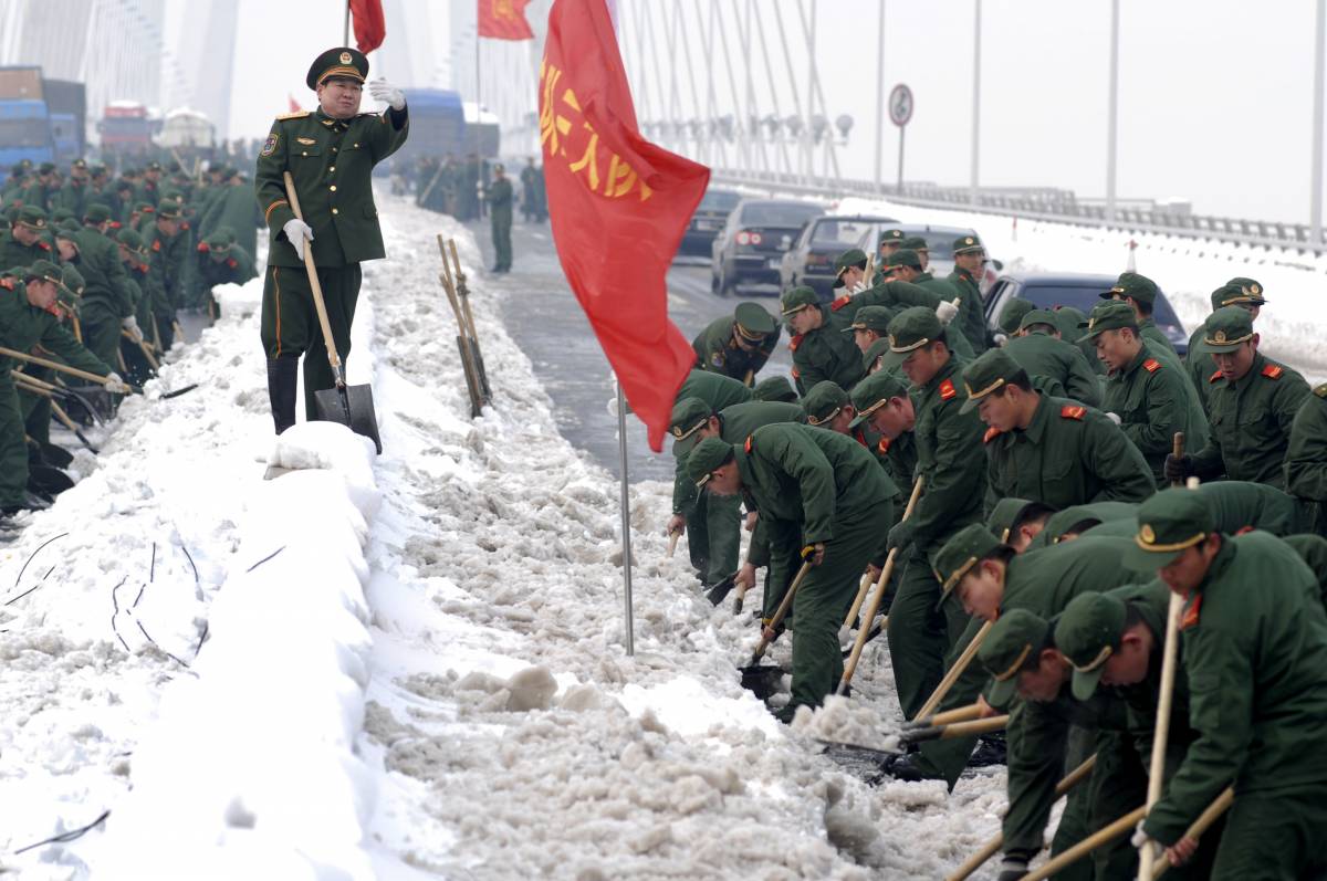 Cina, in milioni bloccati 
dalla neve: cinquanta morti