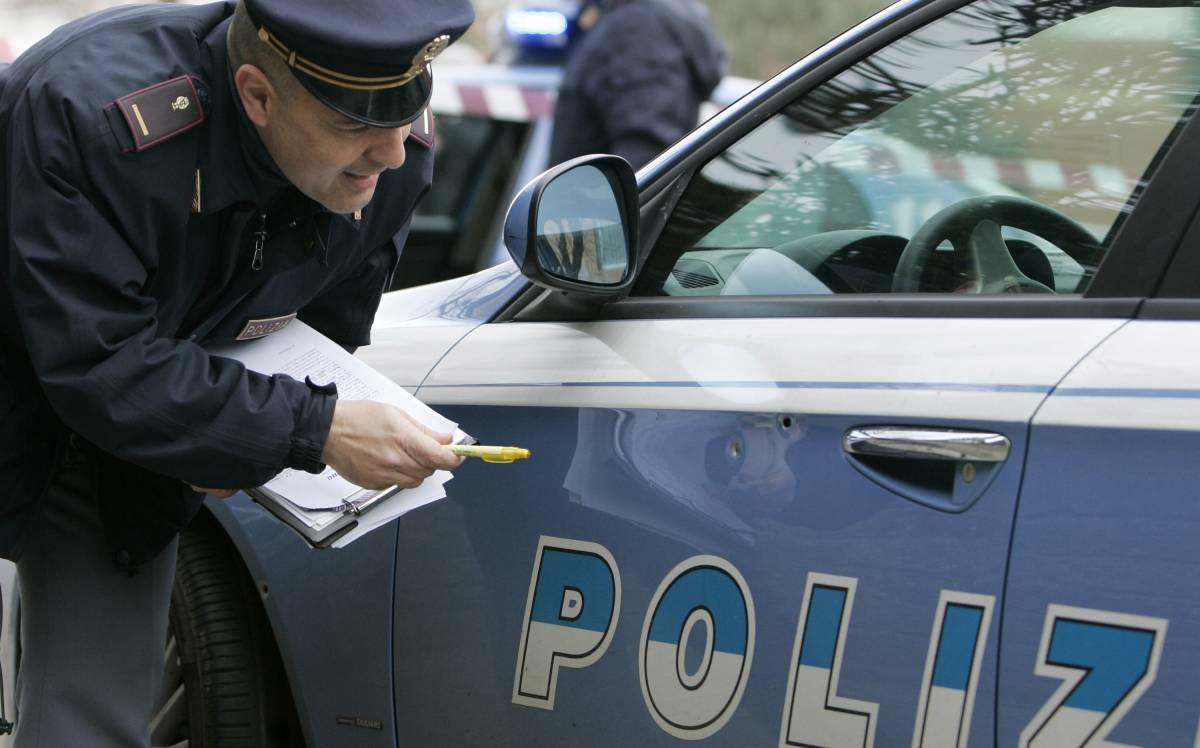 Genzano, rapina e fuga 
con ostaggi: caccia all'uomo