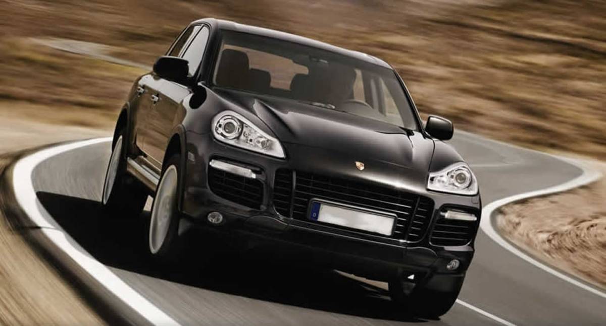 I pentiti viaggiano 
in Porsche Cayenne