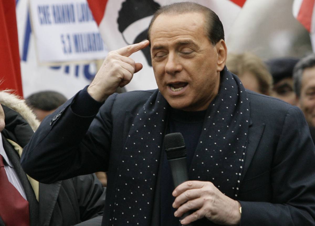 Berlusconi serra i ranghi:  
"Non frammentiamo la Cdl"