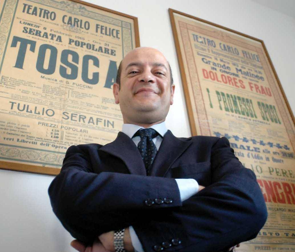 Tanto «colore» invece di parlare dell’opera