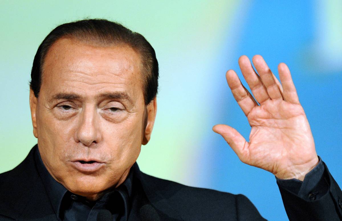 Berlusconi: "Pdl, decida l'Udc 
ma da Casini basta giochetti"