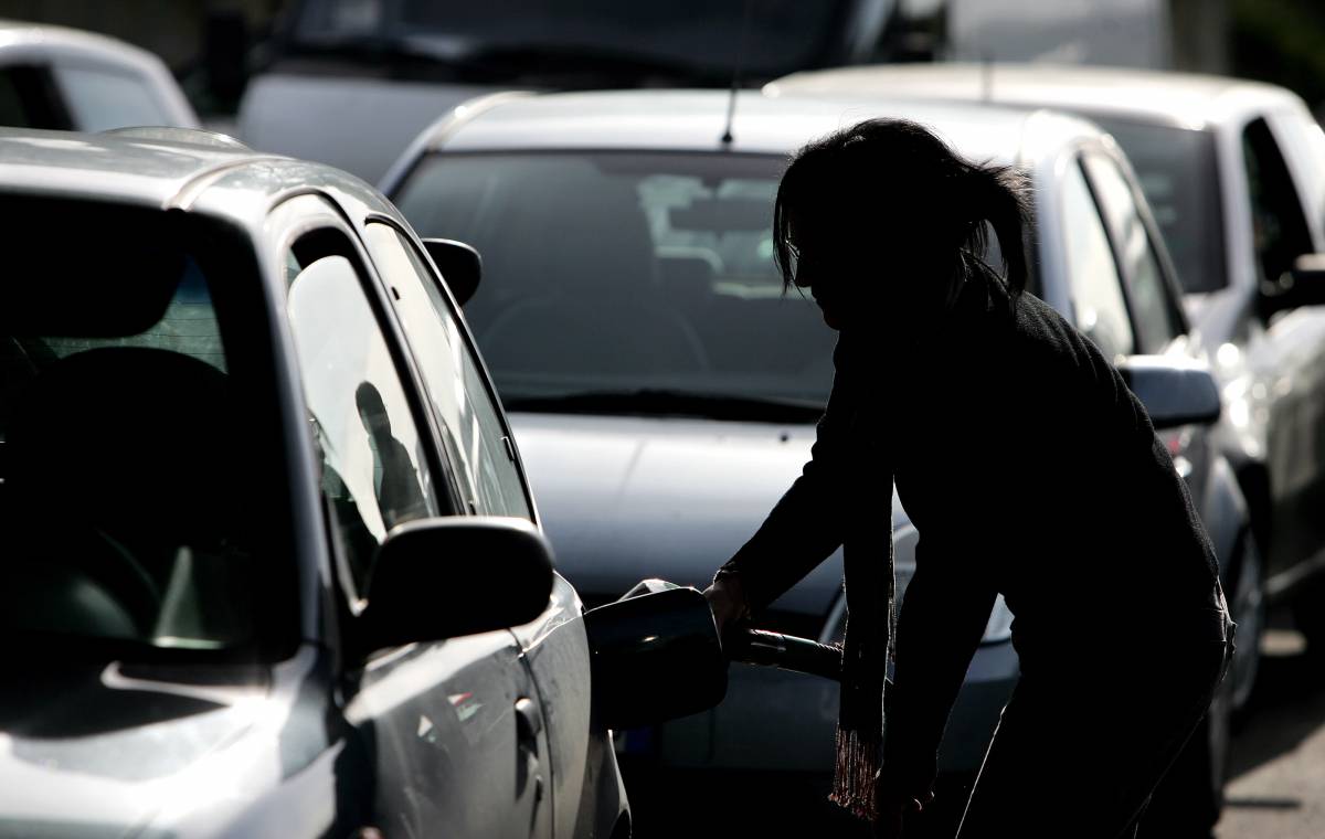 Benzina a quota 1,4 
Codacons: stangata 
da 150 euro a testa