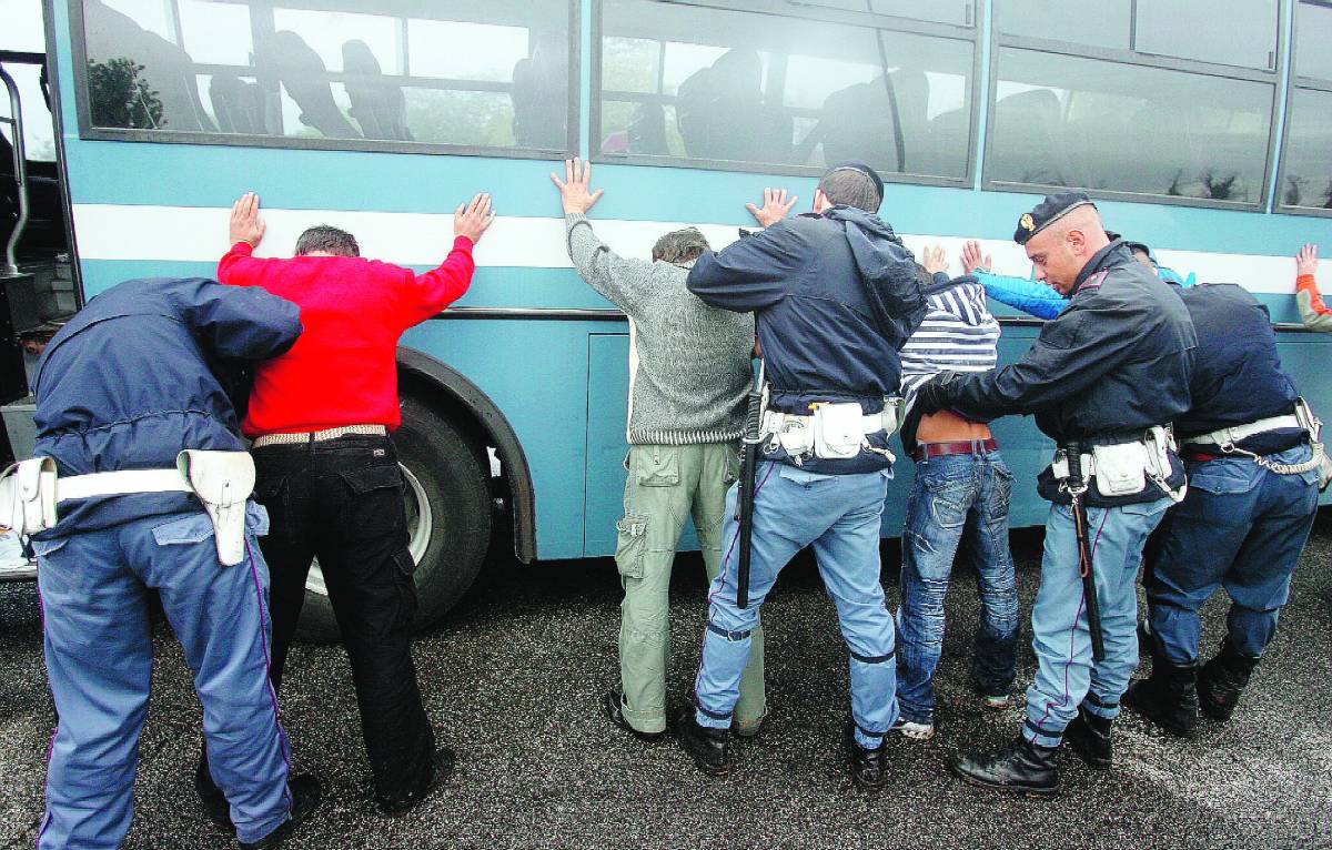 Dietrofront del governo: 
i romeni espulsi possono 
tornare tutti in Italia