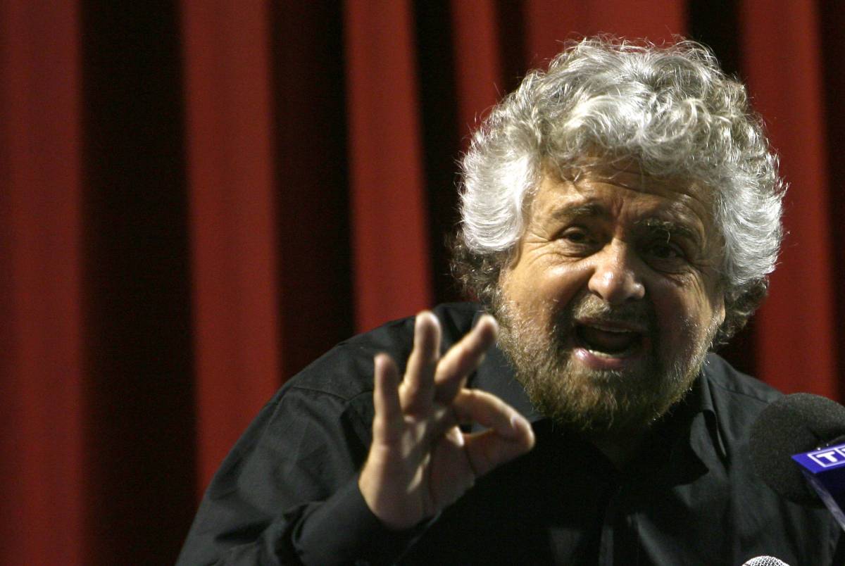 Grillo secessionista: "Napoli, fai come il Kosovo"