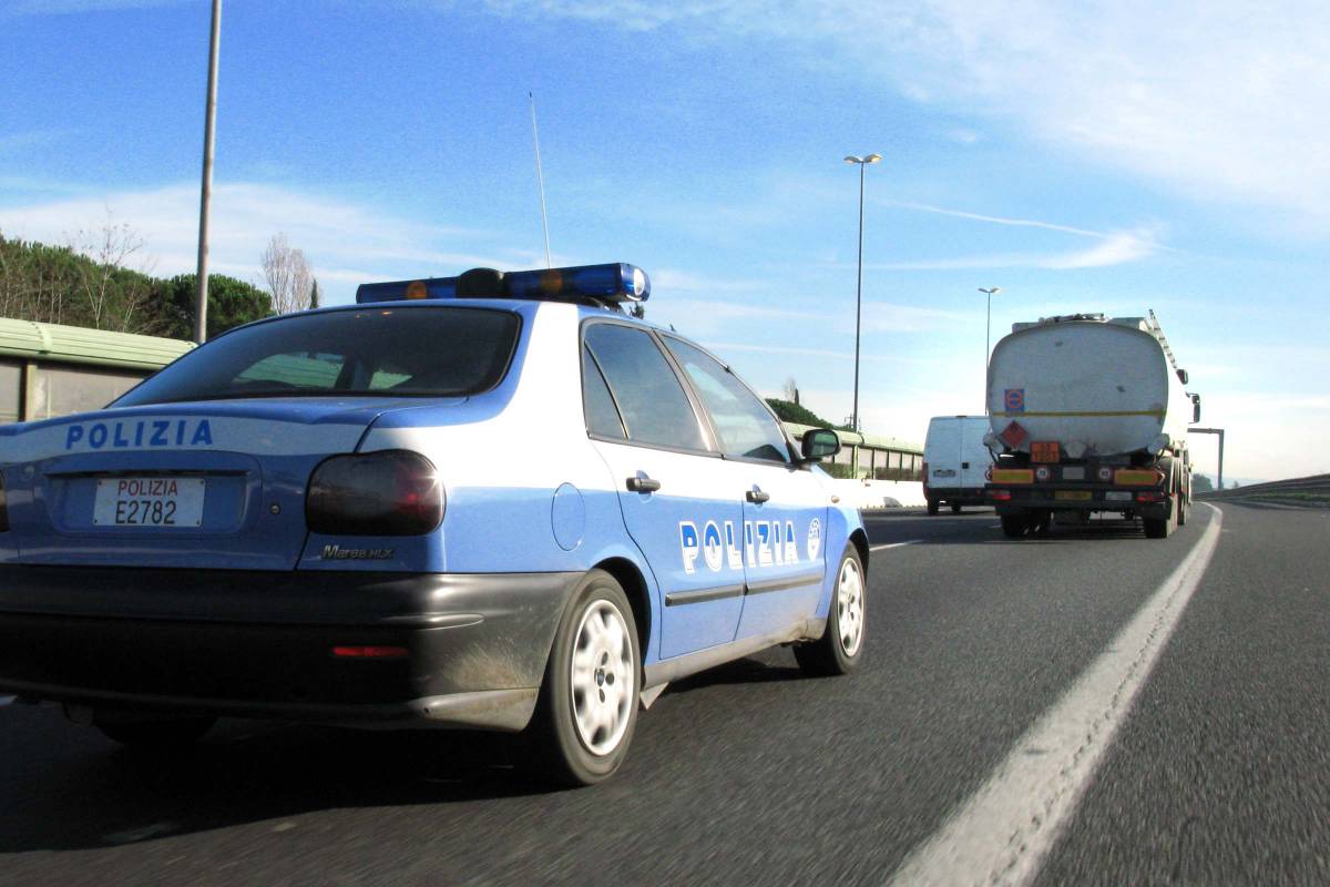 Palermo, ubriaco percorre 50 km contromano in autostrada