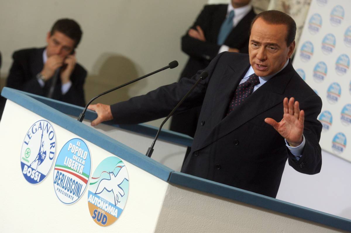 Berlusconi: "Tasse sotto il 40% e nucleare 
L'Udc? Frana ma non voglio approfittare"