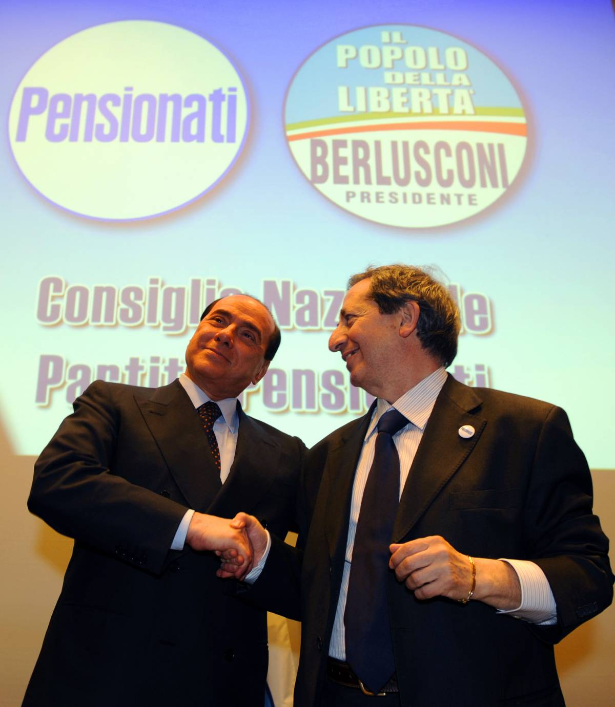 Berlusconi: "A sinistra solo candidati spot"