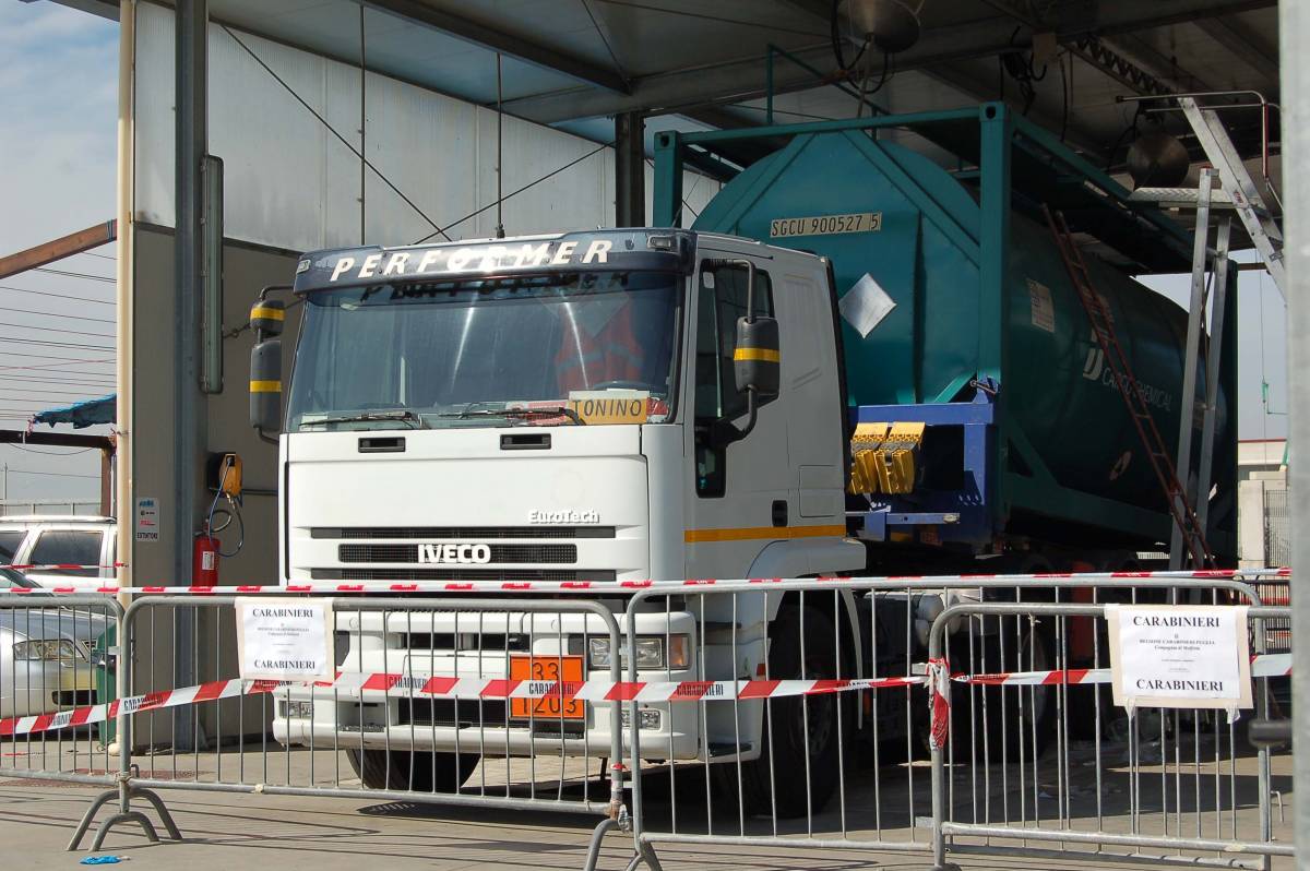 Molfetta: morti non 
per lo zolfo. Damiano 
contro Confindustria