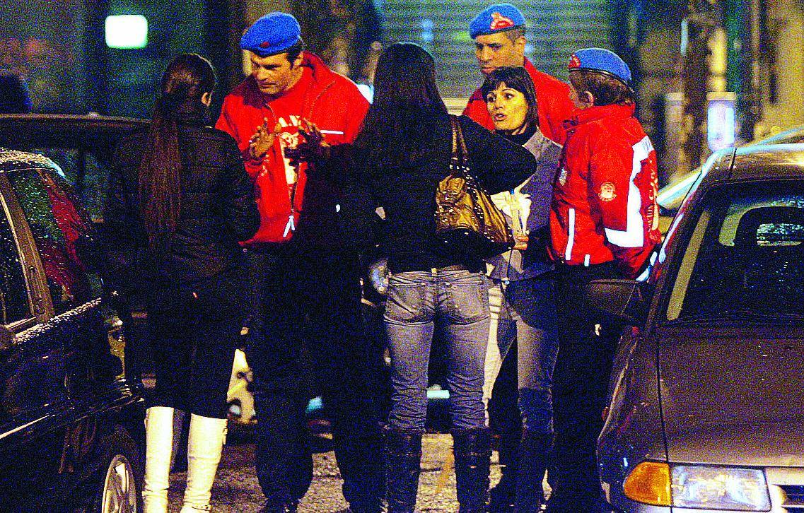 Adelina e i City Angels di notte sui marciapiedi per salvare le lucciole