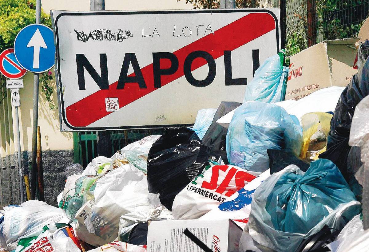 Rifiuti: Napoli e Capri ormai senza turisti