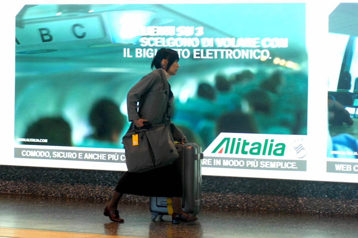 Alitalia, Berlusconi: pronta cordata italiana 
Ma Passera frena: "Sul tavolo non c'è nulla"