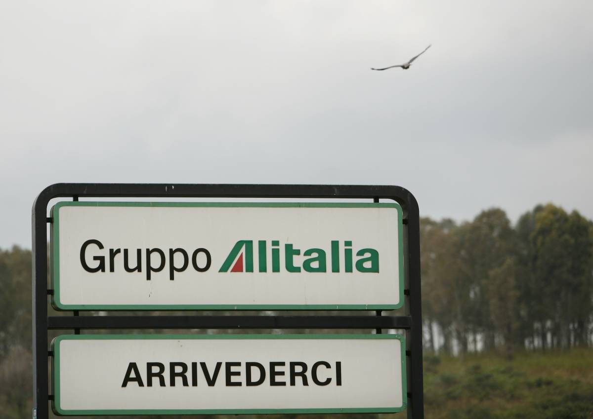 Alitalia, Veltroni: "Due hub per il Paese" 
Berlusconi: "Cordata italiana? Si farà"