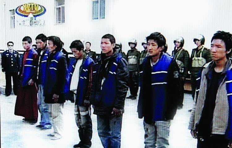 Pechino apre la caccia on line al tibetano