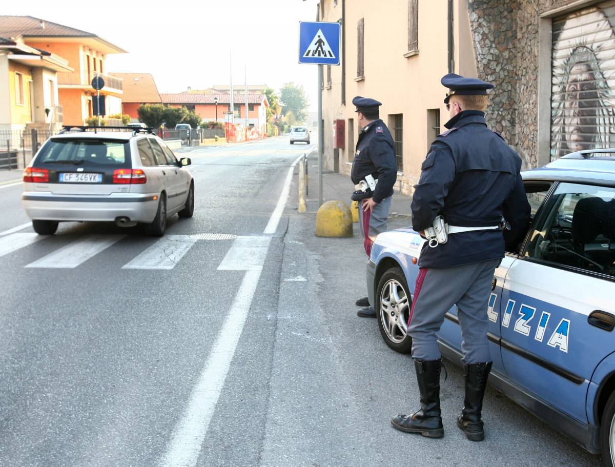 Ubriaco investe ragazzi: muore 16enne