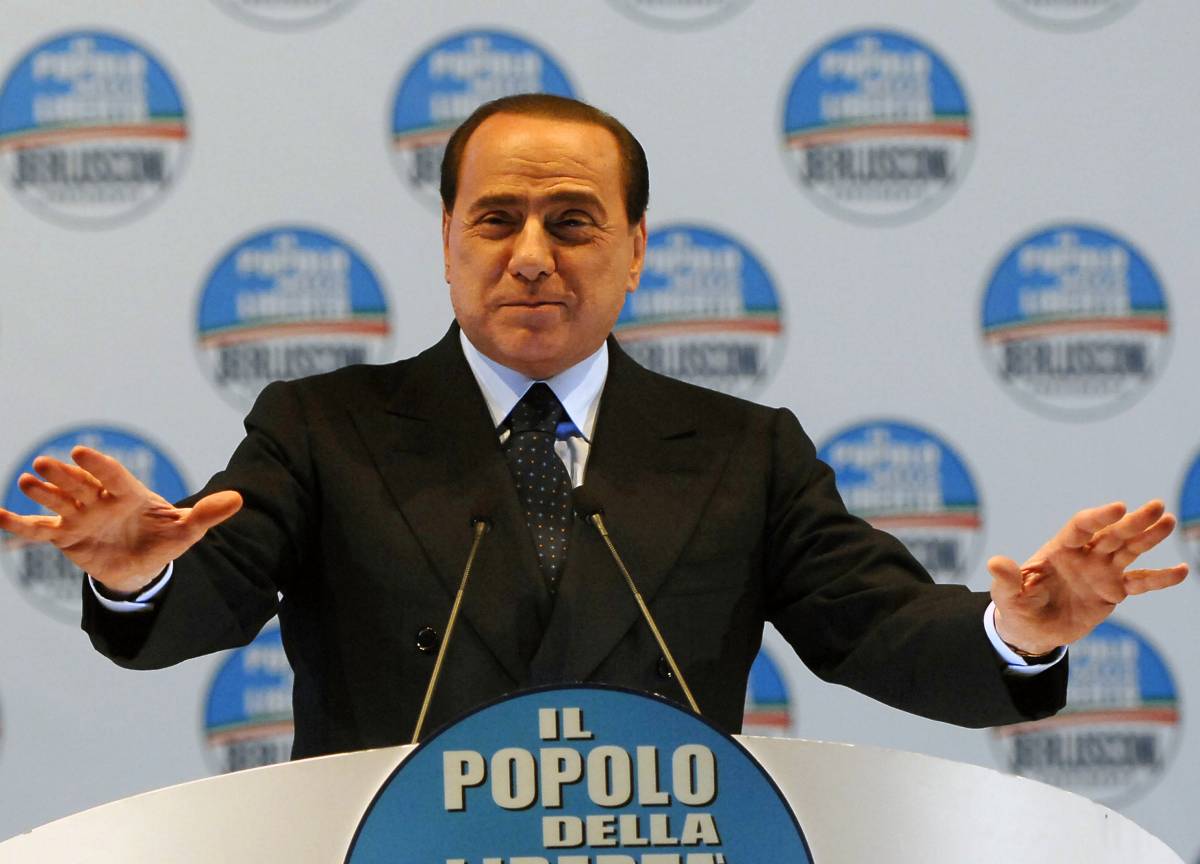 Berlusconi: "Intercettato ancora? Lascio l’Italia"