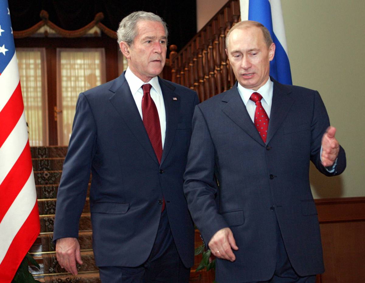 Neanche ballando 
alla cosacca Bush riesce 
a convincere Putin