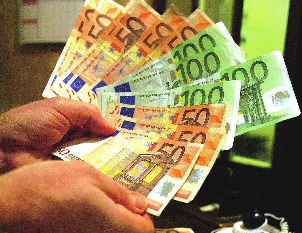 «Strozzava» i suoi debitori con tassi del 300 per cento