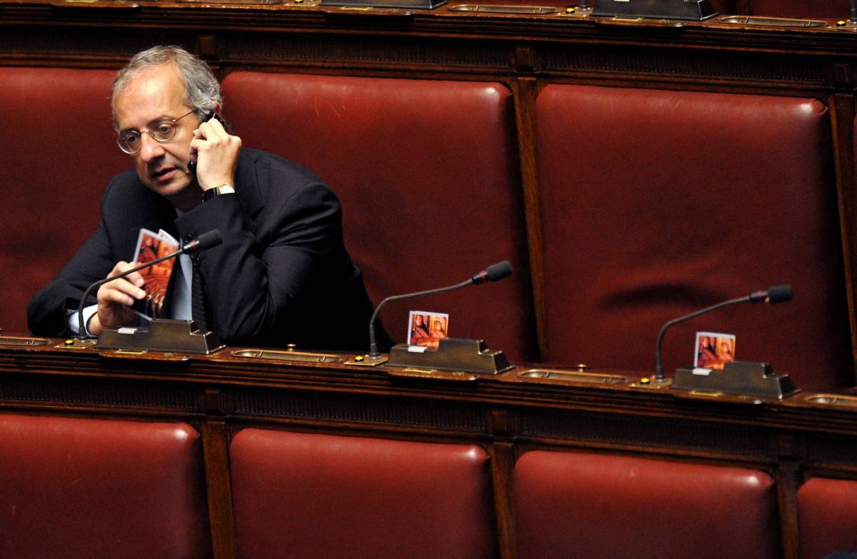 Pd in crisi, Veltroni: "Nessuna resa dei conti" 
I "big" dicono no al congresso anticipato