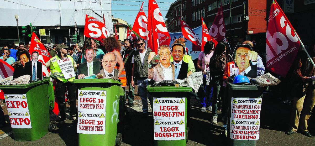 A Milano la Cgil umiliata in piazza: quattro gatti contro 100mila no global