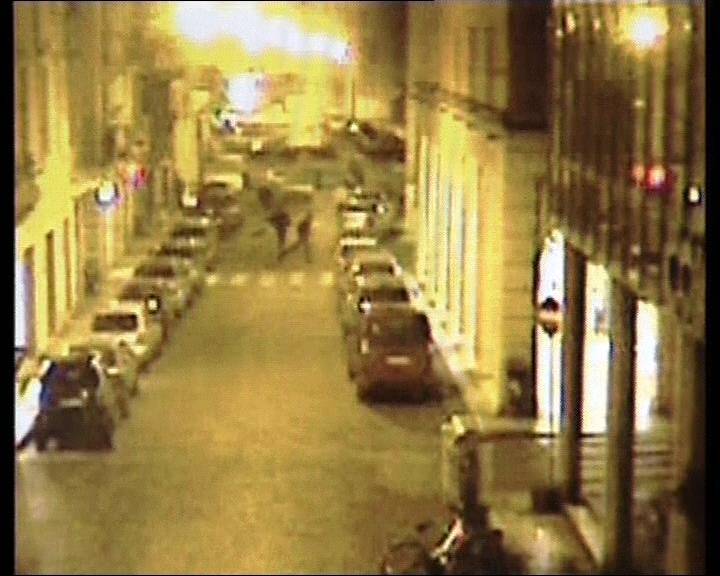 Verona, le immagini dell’omicidio: il video