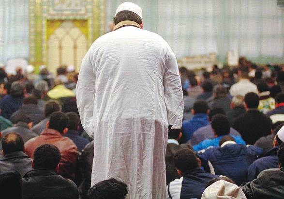 "Altro che integrazione culturale 
i nostri imam predicano l’odio"