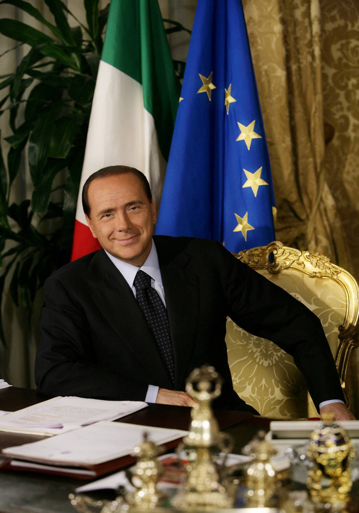 Berlusconi in Sardegna 
prepara il suo discorso 
Governo, ultimi ritocchi