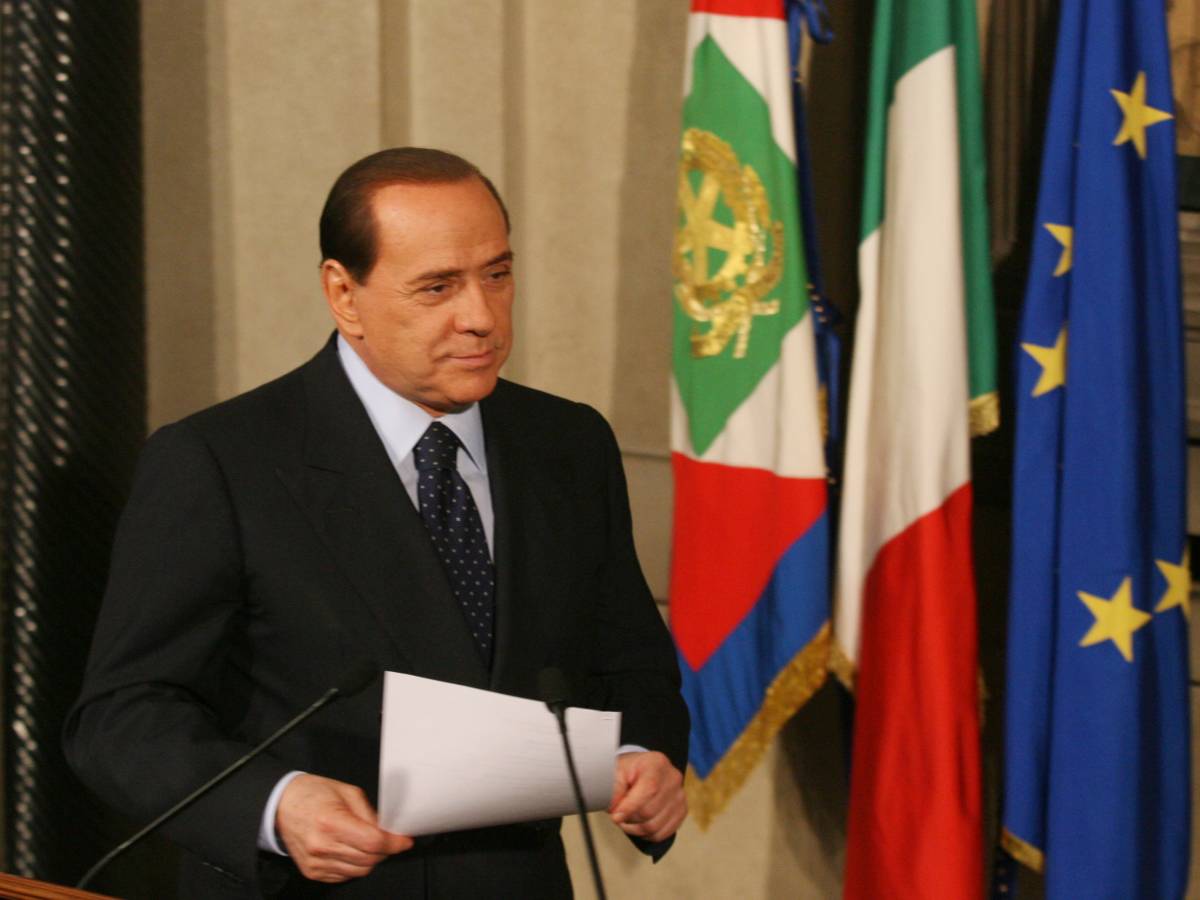 Berlusconi rimanda 
la nomina dei vice 
Telefonata a Veltroni