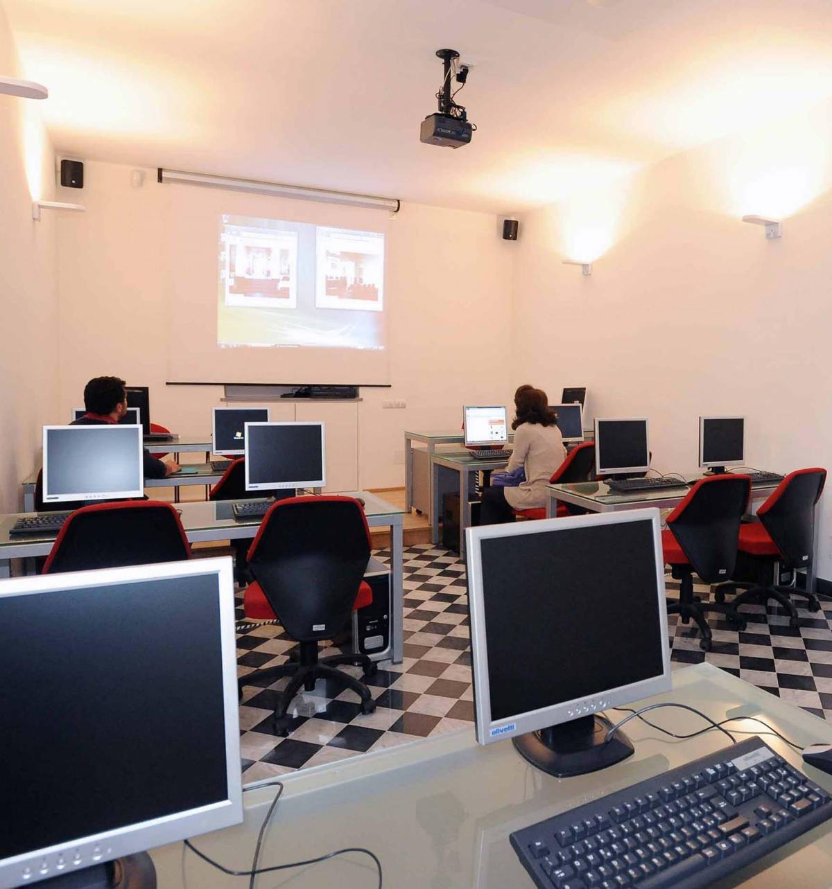 Nel «Nido» di Santa nascono i computer