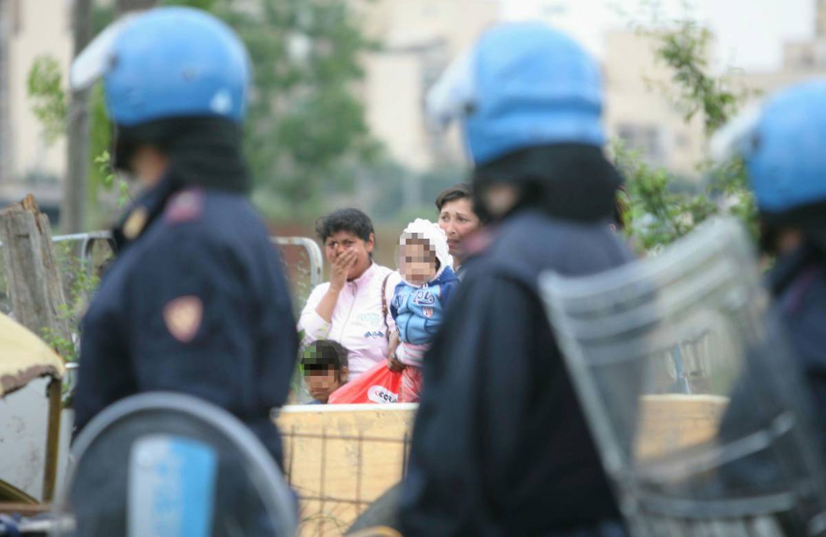 Il prefetto: campi rom in tutta la provincia 
E Penati il "leghista" ora lo sfida