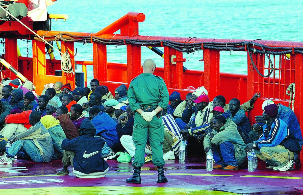 «Dall’Italia non si passa» La Spagna ora teme l’invasione dei clandestini