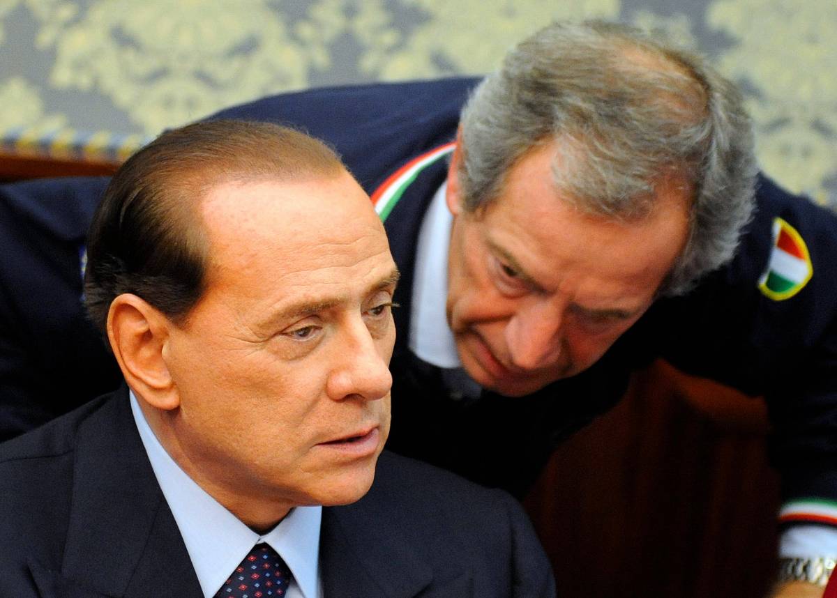 Rifiuti, Berlusconi: "Discarica a Chiaiano 
Basta anarchia, arriva la Superprocura"