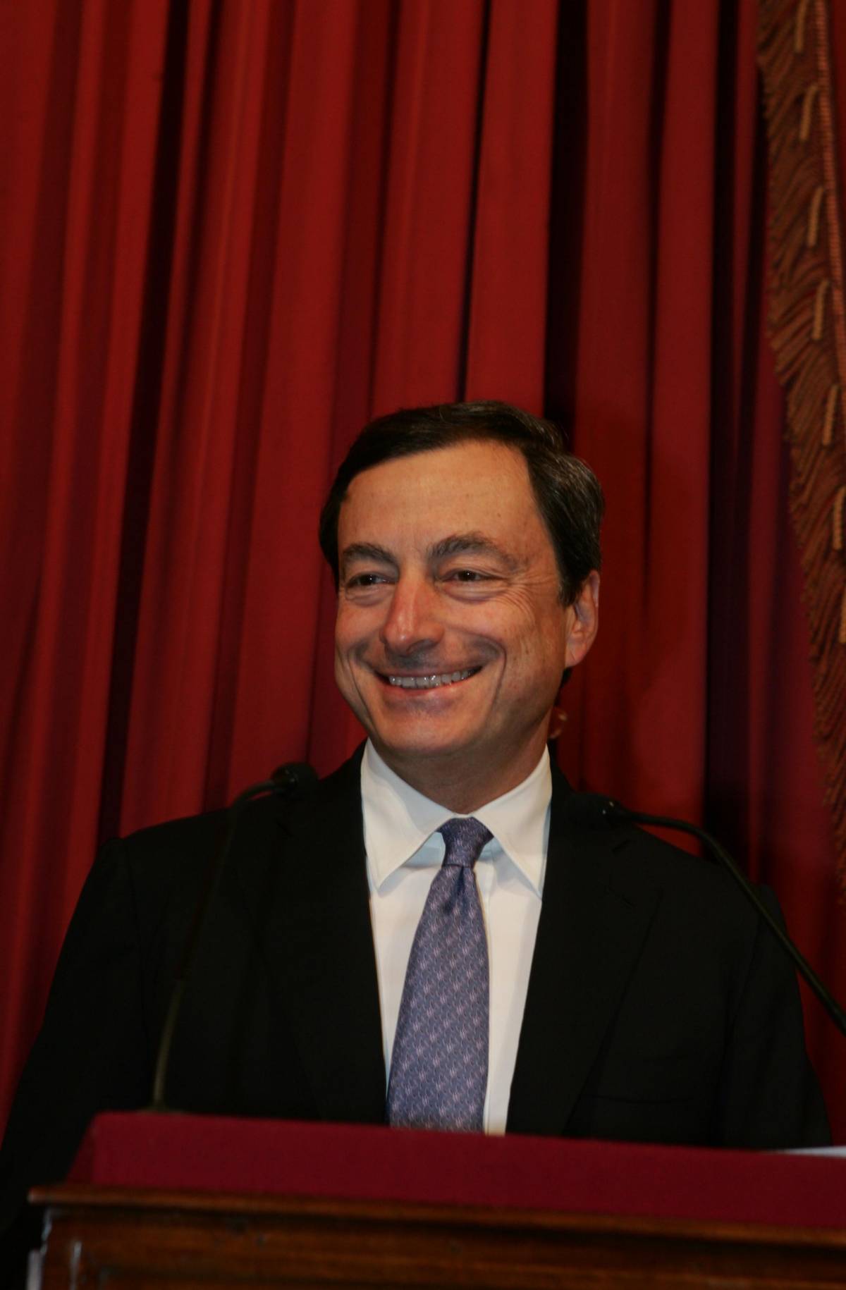 Draghi: "Troppe tasse paralizzano 
il Paese. E il Sud cresce troppo poco..."