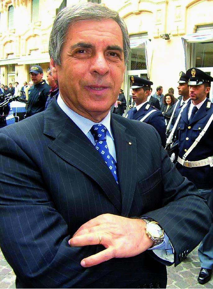 L’ ex sindaco interroga la giunta  sulle cose che non aveva fatto lui