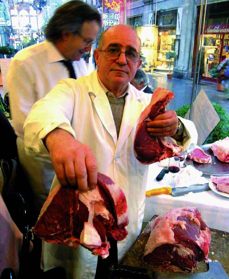 Dietro gli sconti cibi scaduti e creme cancerogene