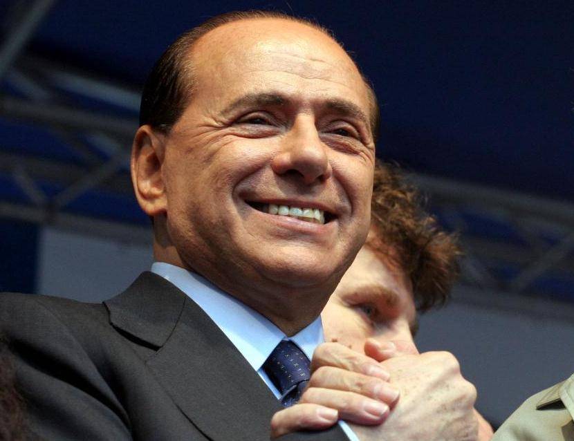 Berlusconi: "Meno tasse se pagano tutti 
Le centrali nucleari sono indispensabili"