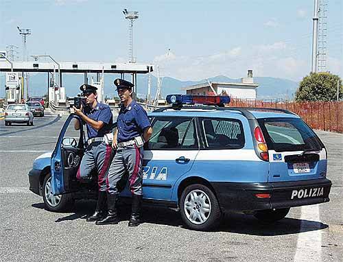 Furgone pirata uccide 
carabiniere e scappa