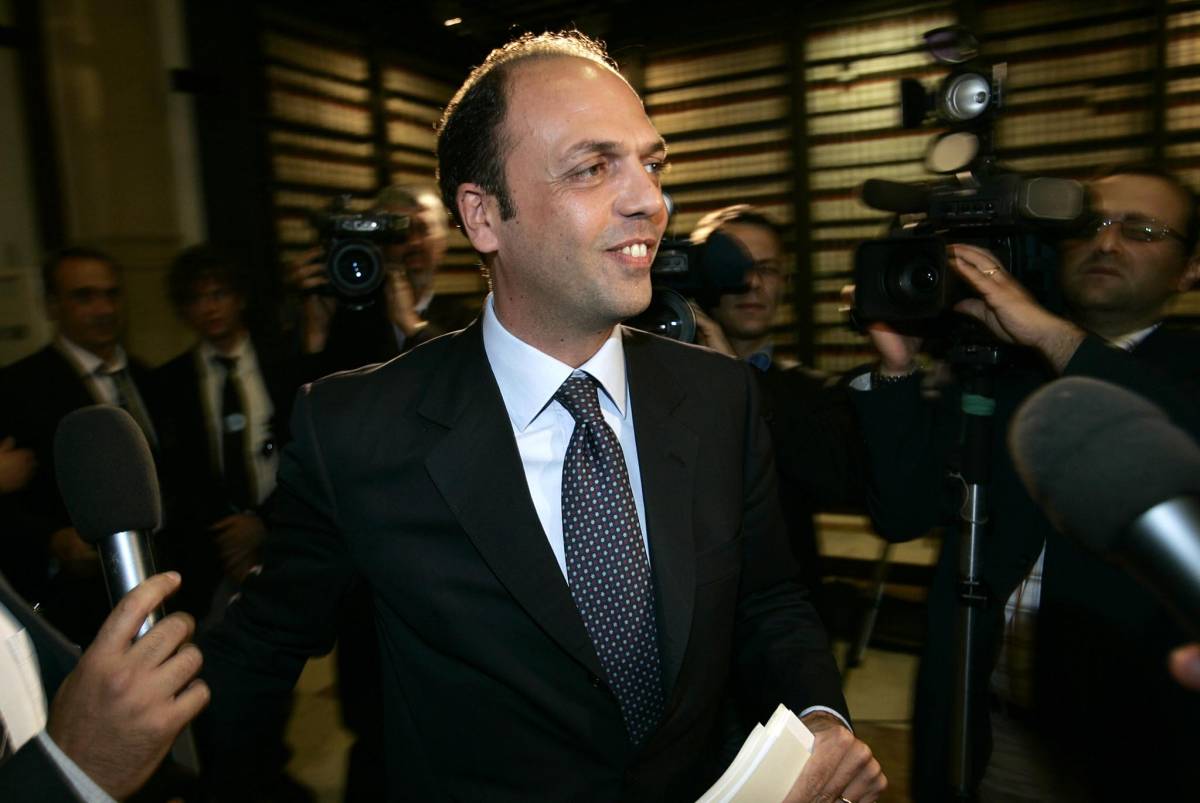 Alfano: "Tutta Italia è intercettata"