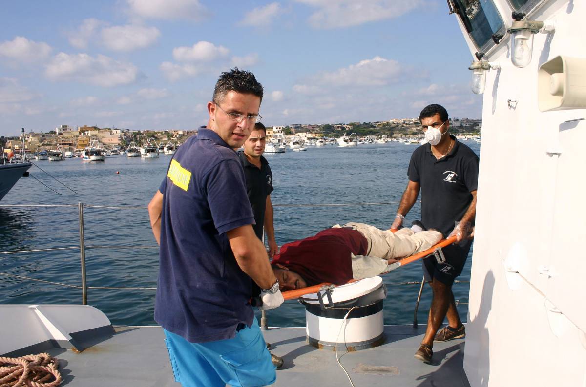 Affonda barca: morti 
tutti i 140 immigrati