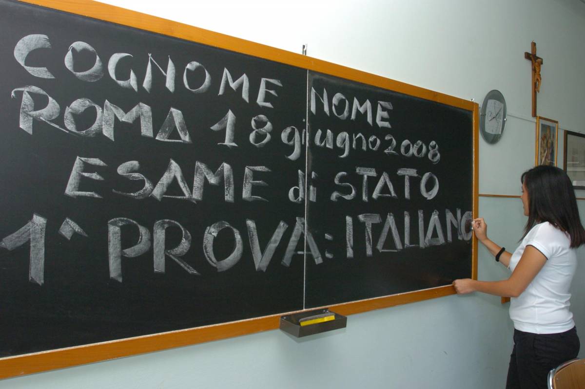 Maturità, errore nella traccia su Montale 
Il ministro Gelmini: ma l'esame è valido